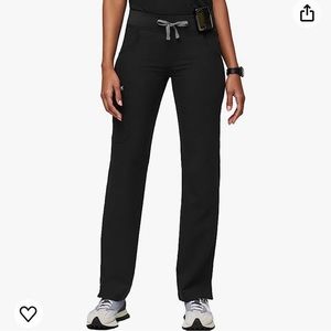 Never worn! Figs Kade Cargo Scrub Pant